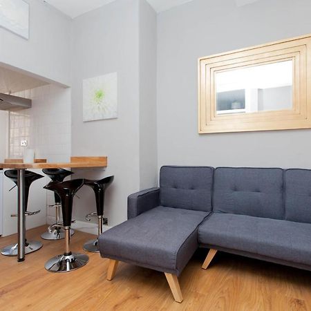 Bright & Homely City Centre Apartment Near Holyrood Edinburg Exteriör bild